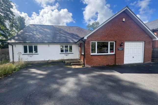 3 bed property, in Capel Dewi, £400,000