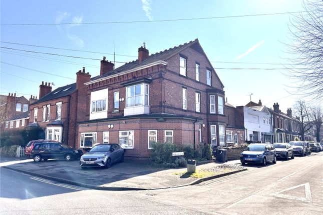 1 bed property, in Trent Boulevard, £149,950