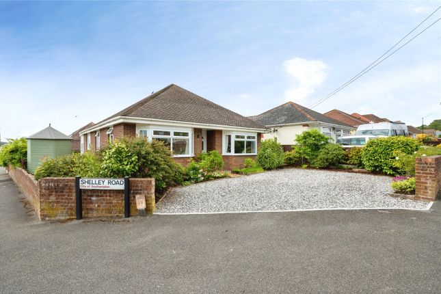 3 bed property, in Browning Avenue, £395,000