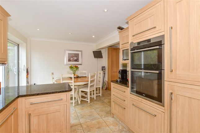3 bed property, in Spire Avenue, £400,000