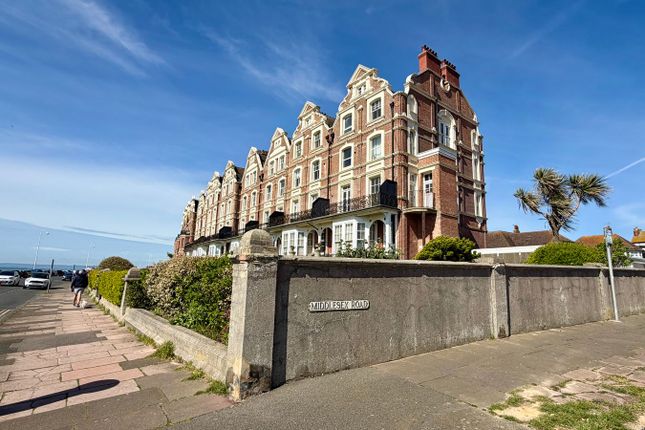 2 bed property, in Knole Road, £249,950