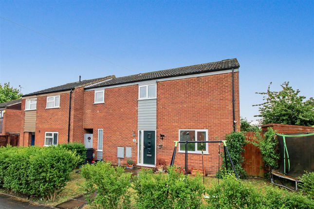 3 bed property, in Jubilee Close, £245,000