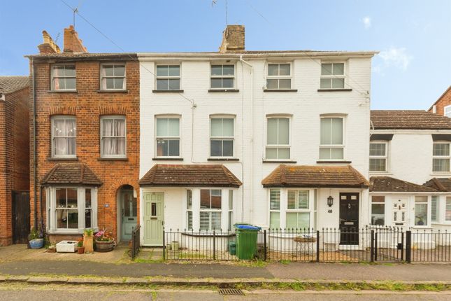 3 bed property, in Victoria Street, £400,000
