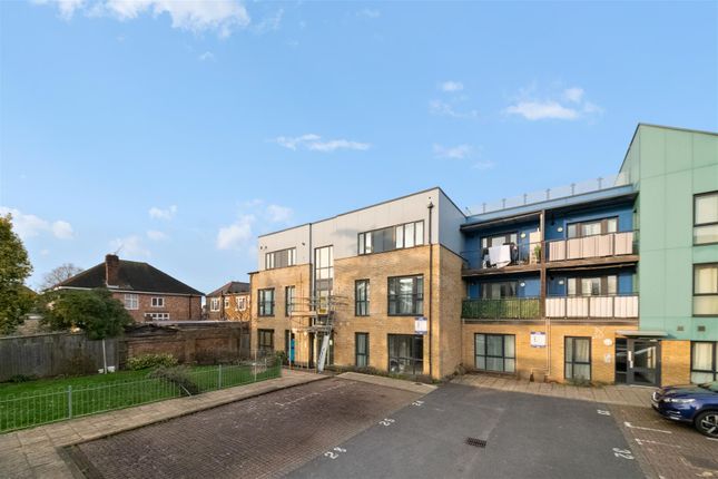 3 bed property, in Grange Road, £350,000
