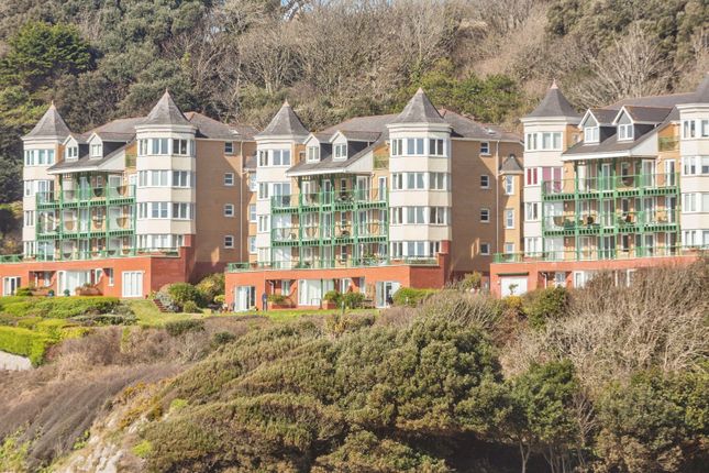 1 bed property, in Caswell Road, £220,000