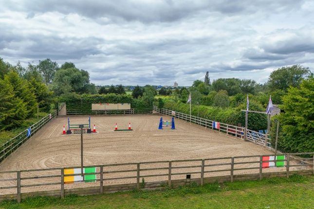 Land, in Willow View Stables, £275,000