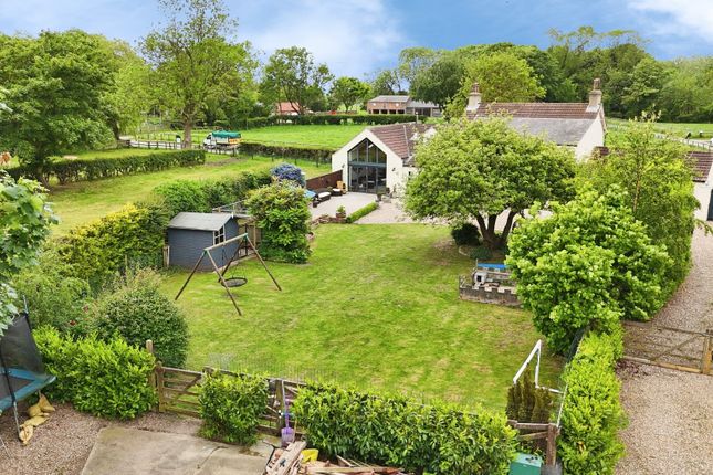 4 bed property, in Main Street, £800,000