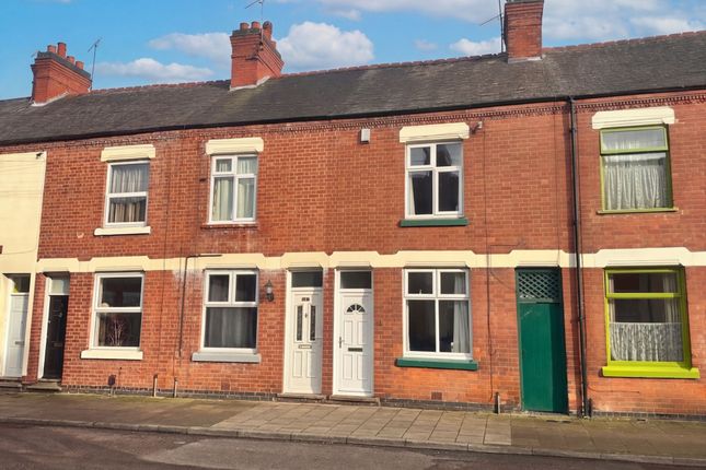 2 bed property, in Bolton Road, £165,000
