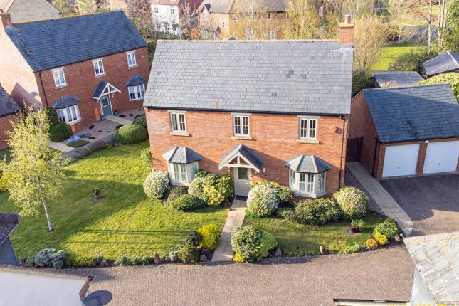 4 bed property, in Bridge Walk, £625,000