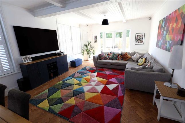 3 bed property, in Stratford Road, £500,000