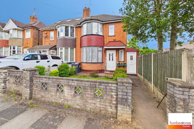 2 bed property, in Upper Meadow Road, £230,000