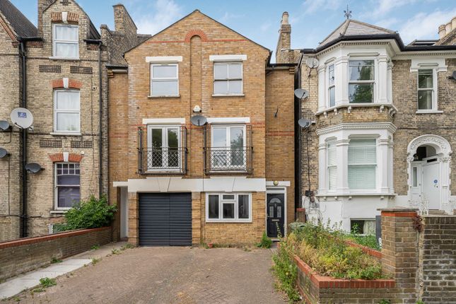 4 bed property, in Lewin Road, £700,000