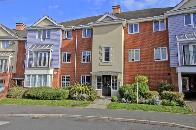 2 bed property, in Denmark Hill House, £315,000