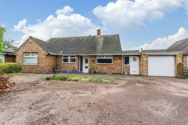 2 bed property, in Manor Road, £275,000