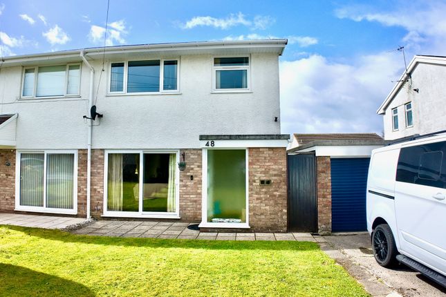 3 bed property, in Crown Lane, £235,000