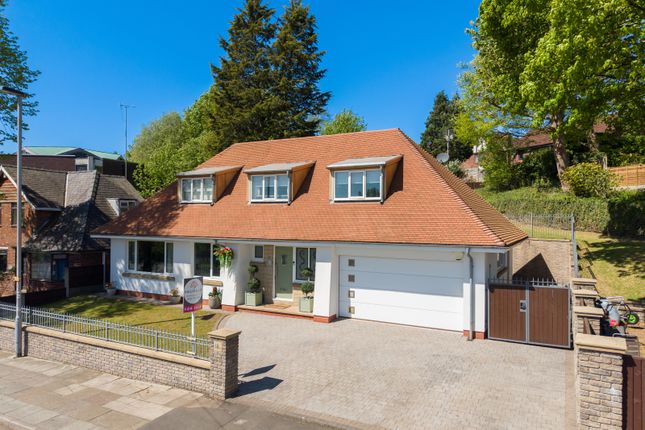 4 bed property, in Park Lane, £700,000