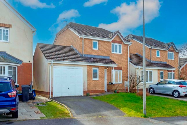 3 bed property, in Heather Court, £285,000
