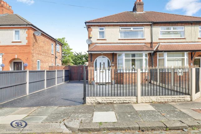 3 bed property, in Walford Avenue, £220,000