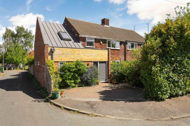 4 bed property, in Lents Way, £635,000