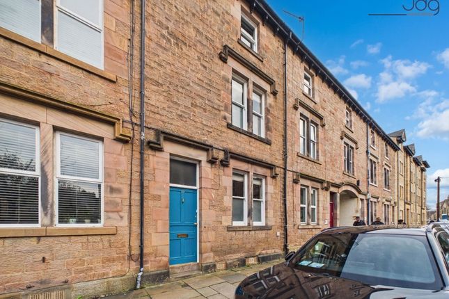 4 bed property, in Queen Street, £400,000