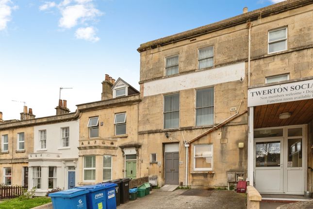 2 bed property, in Victoria Buildings, £350,000