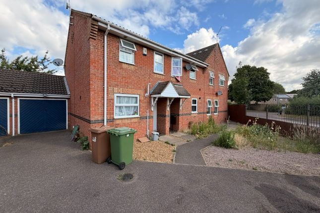 2 bed property, in Honeysuckle Court, £105,000