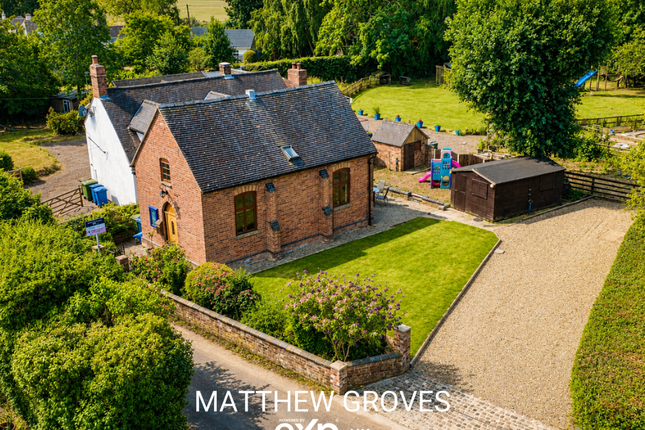 3 bed property, in Outwoods, £350,000