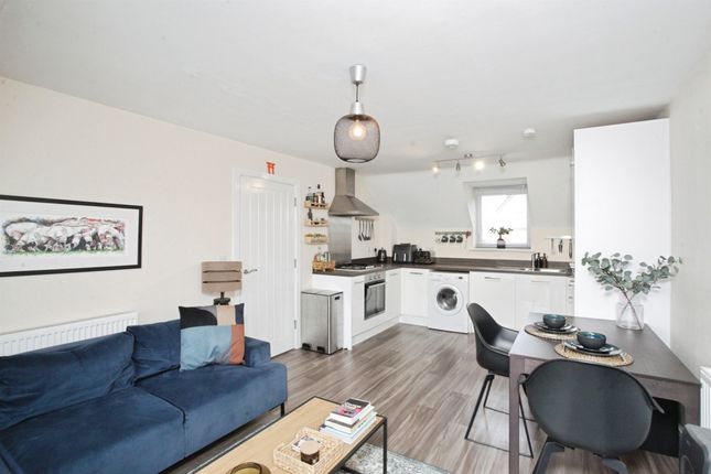2 bed property, in Doyle Close, £160,000