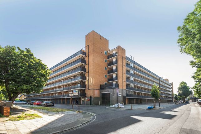 1 bed property, in Layard Square, £250,000