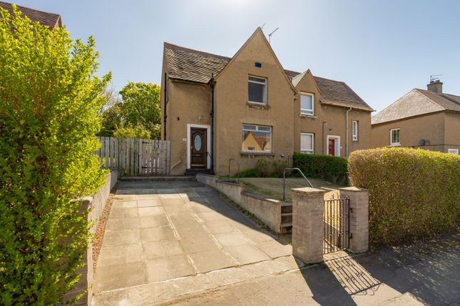 2 bed property, in 50 Fernieside Crescent, £210,000