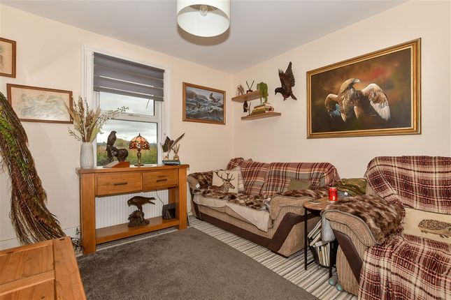 2 bed property, in London Road, £450,000