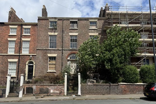8 bed property, in 39 Irvine Street, £250,000