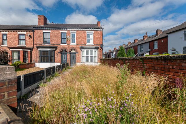 3 bed property, in St. Helens Road, £165,000