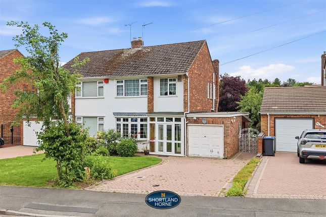 3 bed property, in Craven Avenue, £325,000