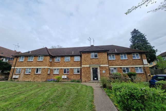 2 bed property, in Roe Green, £299,950