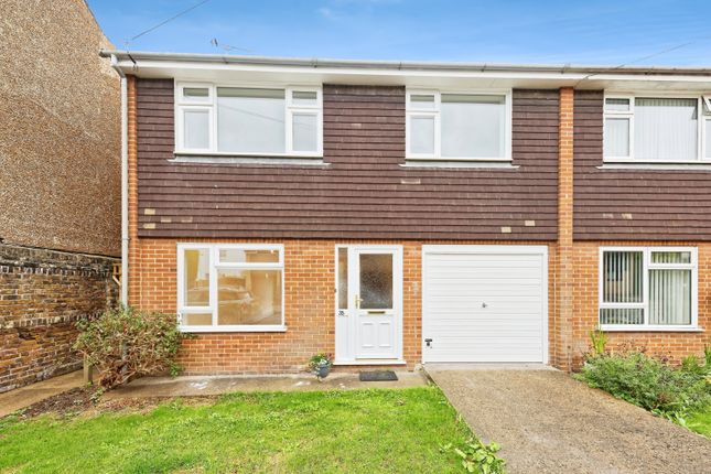 3 bed property, in Livingstone Road, £350,000