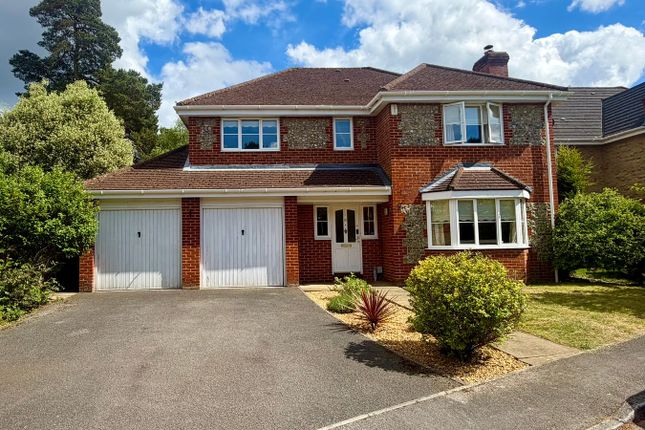 4 bed property, in Ridgewood Drive, £750,000