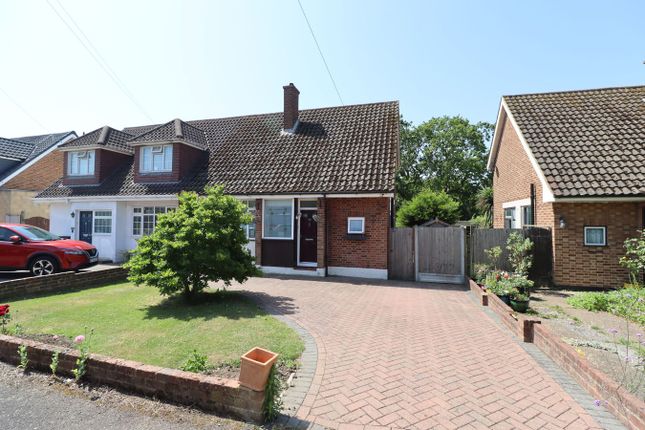 2 bed property, in Kingswood Crescent, £400,000
