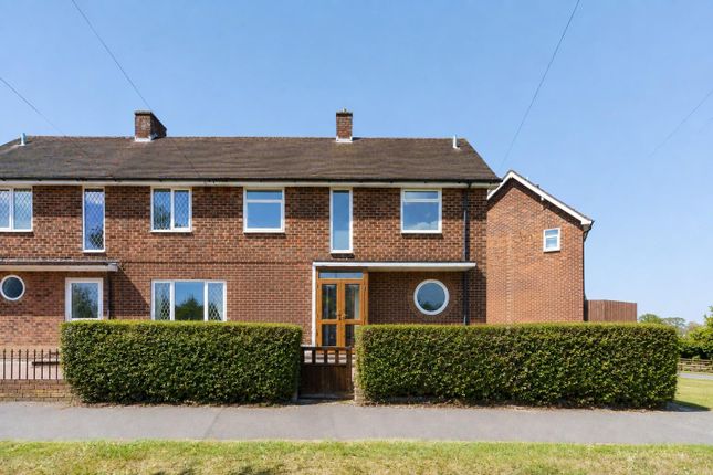 3 bed property, in Redlands Close, £325,000