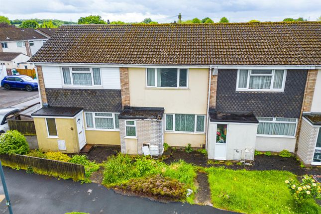 2 bed property, in Prescott, £120,000