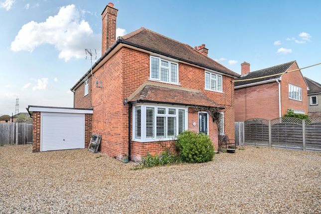 4 bed property, in Bramley Road, £750,000