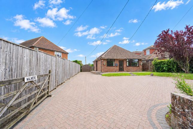 2 bed property, in Church Lane, £450,000
