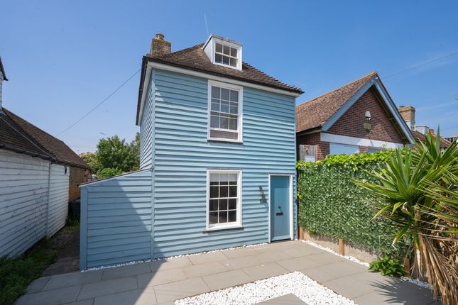 2 bed property, in Middle Wall, £360,000