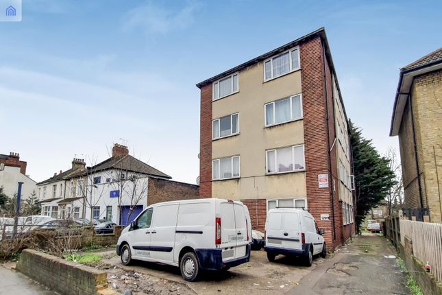 2 bed property, in 163 Lordship Lane, £272,000