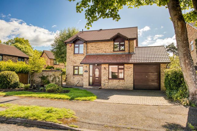 4 bed property, in Porters Lane, £385,000