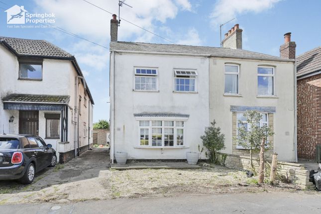 3 bed property, in Albert Street, £165,000