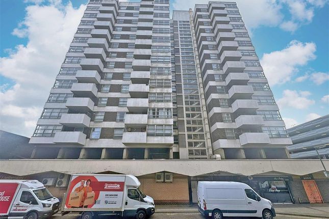 3 bed property, in Staines Road West, £110,000
