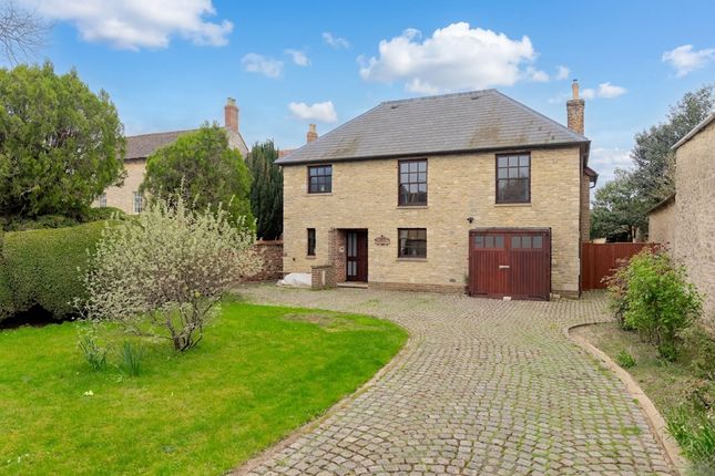 3 bed property, in High Street, £950,000
