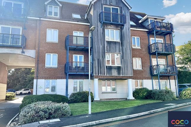 2 bed property, in Corscombe Close, £200,000