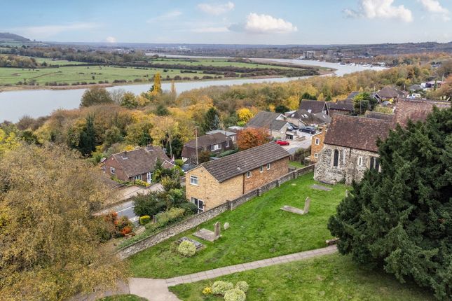 4 bed property, in Rochester Road, £425,000
